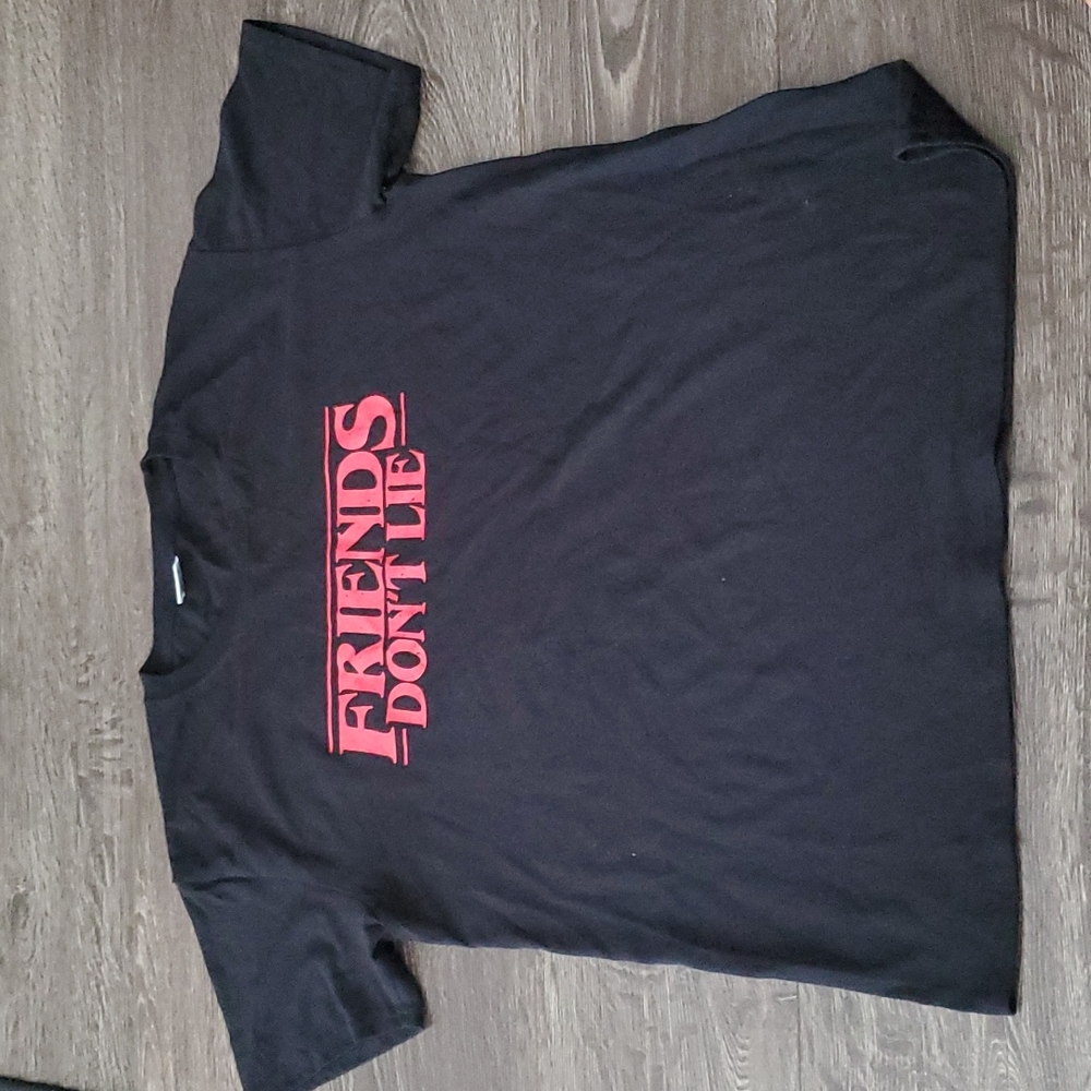 🩸FRIEND'S DON'T LIE - STRANGER THINGS 100% Cotton LARGE Tshirt Unisex* NEW